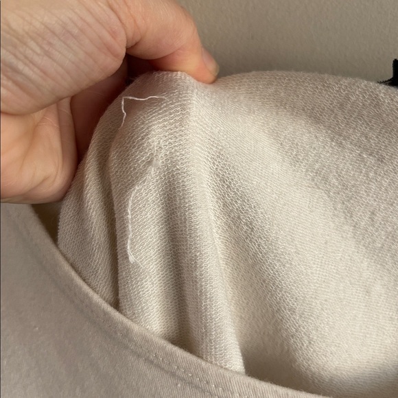 L'AGENCE • Cream knit top with Black and Fold stretch Hem - Picture 8 of 8